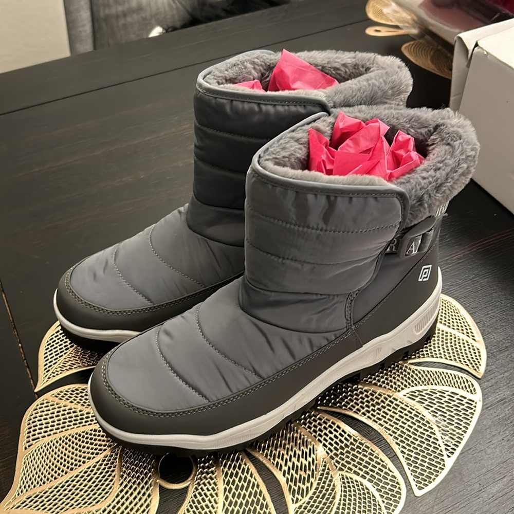 DREAM PAIRS Women's Winter Waterproof Snow  Ankle Booties Size 12 - Picture 6 of 9